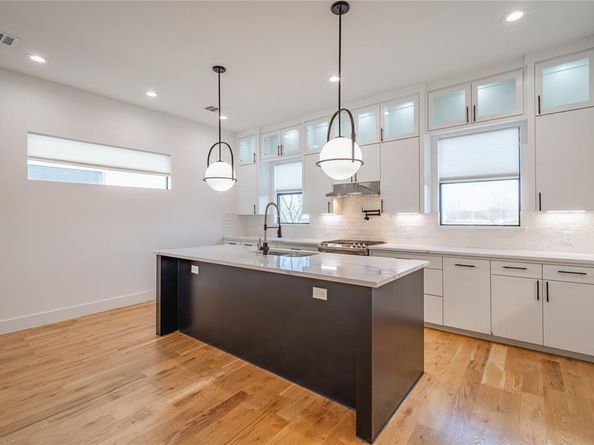 510  Avenue L  , Dallas Texas 75203