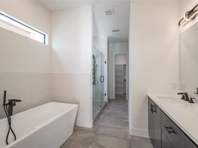 510  Avenue L  , Dallas Texas 75203