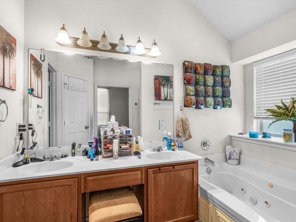 1751  Ridgemar Drive , Grand Prairie Texas 75051
