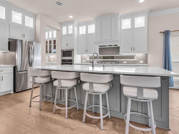 12662  Royal Oaks Lane , Farmers Branch Texas 75234