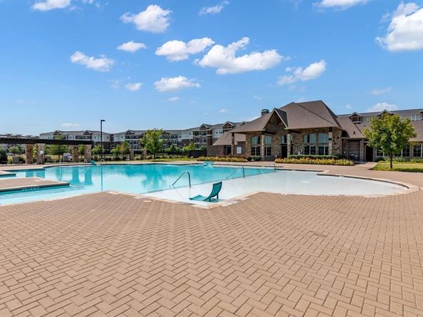 12662  Royal Oaks Lane , Farmers Branch Texas 75234
