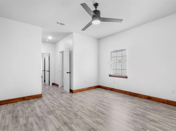 1807  Ash Crescent Street , Fort Worth Texas 76104