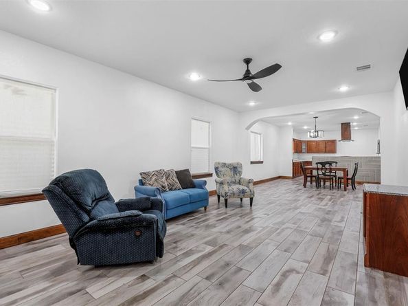 1807  Ash Crescent Street , Fort Worth Texas 76104