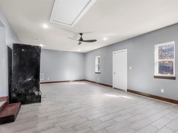 1807  Ash Crescent Street , Fort Worth Texas 76104