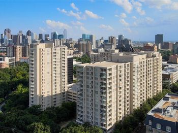 3225  Turtle Creek Boulevard 