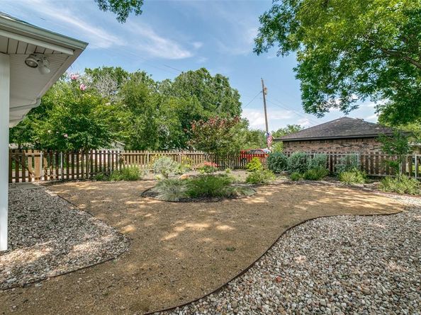 202  North Street , Grand Prairie Texas 75050