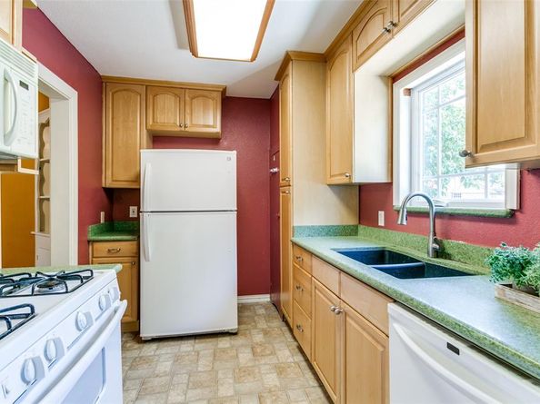 202  North Street , Grand Prairie Texas 75050