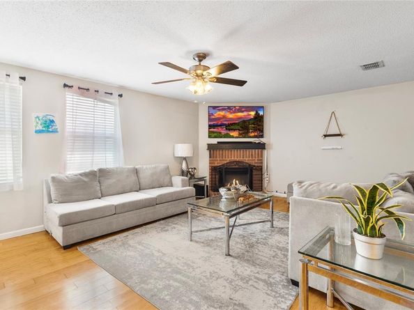 925  Brooks Drive , Cedar Hill Texas 75104