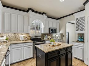 5540  La Bandera Trail , Benbrook Texas 76126