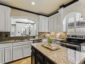5540  La Bandera Trail , Benbrook Texas 76126