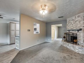 82 E Mountain Creek Drive E 19, Grand Prairie Texas 75052
