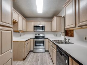82 E Mountain Creek Drive E 19, Grand Prairie Texas 75052