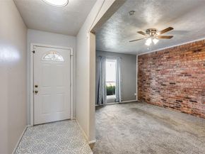 82 E Mountain Creek Drive E 19, Grand Prairie Texas 75052