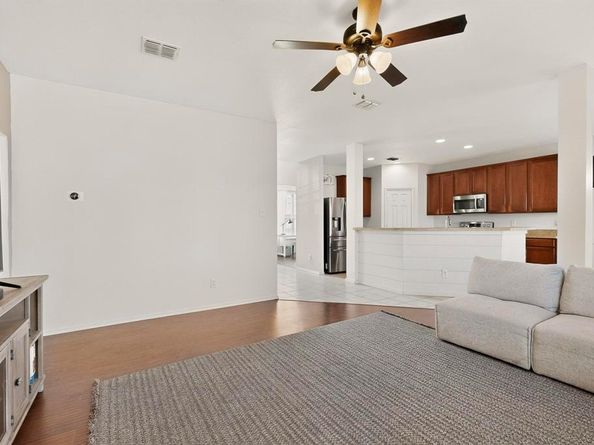 1321  Illinois Avenue , Lancaster Texas 75134