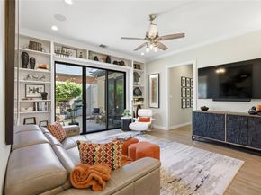 3528 N Versailles Avenue , Dallas Texas 75209