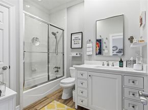 3528 N Versailles Avenue , Dallas Texas 75209