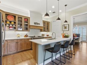 3528 N Versailles Avenue , Dallas Texas 75209