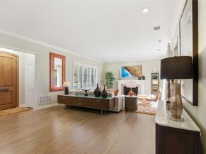 3528 N Versailles Avenue , Dallas Texas 75209