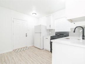 1654  Hansboro Avenue , Dallas Texas 75224