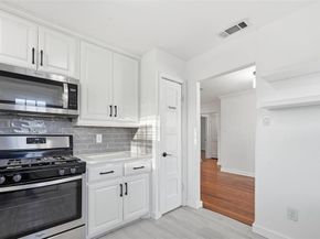 1654  Hansboro Avenue , Dallas Texas 75224