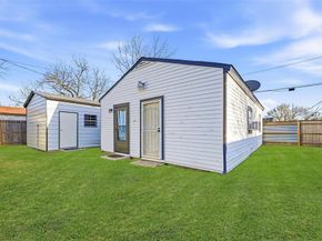 1654  Hansboro Avenue , Dallas Texas 75224