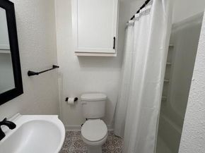 1654  Hansboro Avenue , Dallas Texas 75224