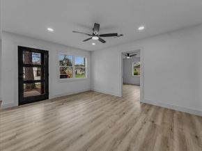 802  Nl Robinson Drive , Arlington Texas 76011