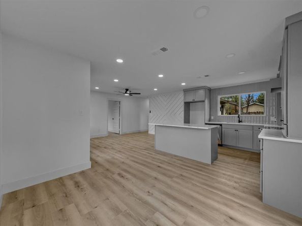 802  Nl Robinson Drive , Arlington Texas 76011