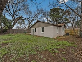 802  Nl Robinson Drive , Arlington Texas 76011