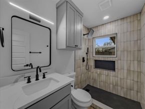 802  Nl Robinson Drive , Arlington Texas 76011