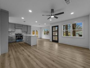 802  Nl Robinson Drive , Arlington Texas 76011