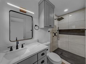 802  Nl Robinson Drive , Arlington Texas 76011