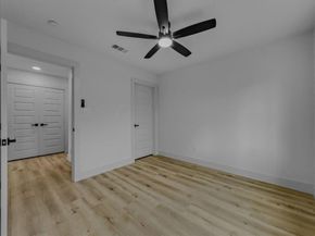 802  Nl Robinson Drive , Arlington Texas 76011