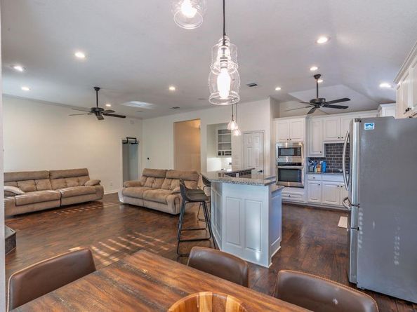 1509  Bridge Water Lane , Mansfield Texas 76063