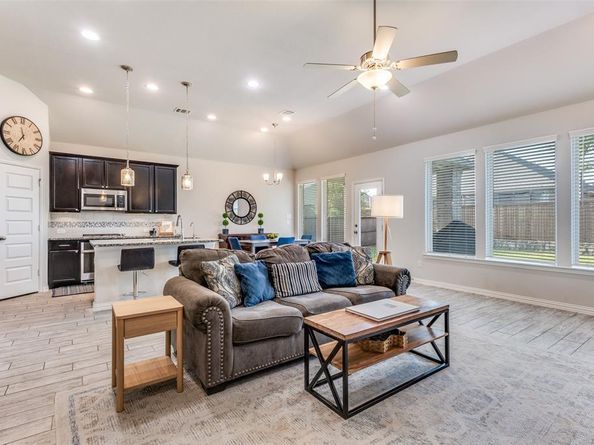 1109  Bluebird Way , Celina Texas 75009