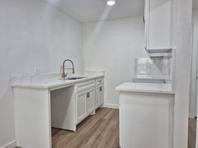 5057  Ridglea Lane  1107, Fort Worth Texas 76116