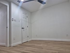 5057  Ridglea Lane  1107, Fort Worth Texas 76116