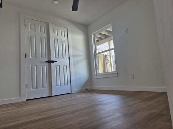 5057  Ridglea Lane  1107, Fort Worth Texas 76116