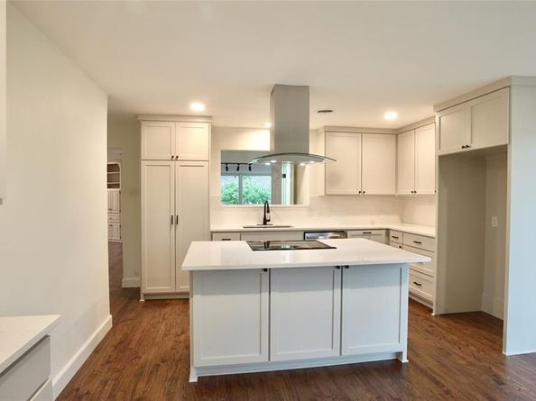 9762  Twin Creek Drive , Dallas Texas 75228