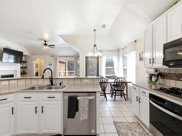 2565  Pinnacle Point Drive , Grand Prairie Texas 75054