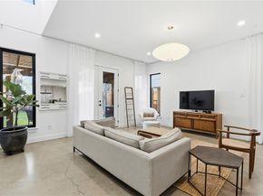 5004  Mission Avenue , Dallas Texas 75206