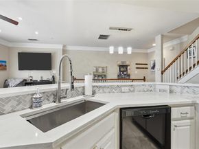 5617  Lindell Avenue  5, Dallas Texas 75206