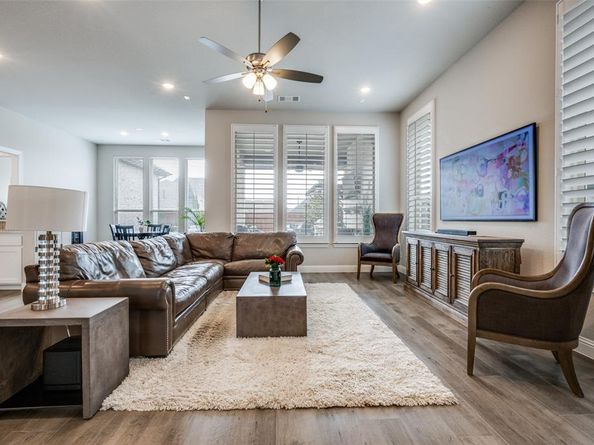 805  Haverford Lane , Lantana Texas 76226