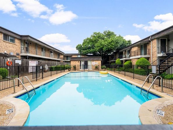 10220  Regal Oaks Drive  D, Dallas Texas 75230