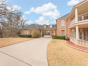 207  Oakridge Trail , Kennedale Texas 76060