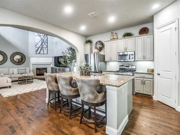 1012  Ivy Charm Way , Arlington Texas 76005