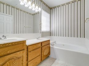 511  Poplar Lane , Irving Texas 75063