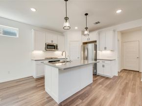 1329  Buckeye Trail , Garland Texas 75042