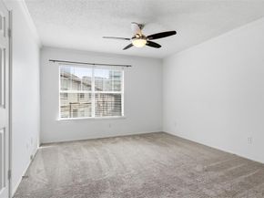 2201  Wolf Street  5206, Dallas Texas 75201