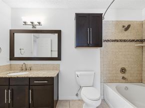 2201  Wolf Street  5206, Dallas Texas 75201